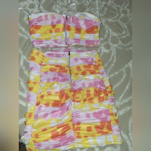 Clothes - Picture 3 of 3